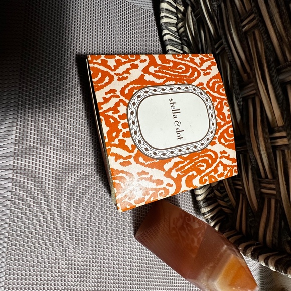 Stella & Dot Earrings - Picture 6 of 7